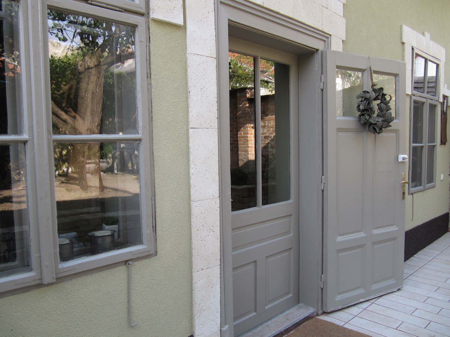 Pécs, Papnövelde utca - belsőépítészet, 12. kép